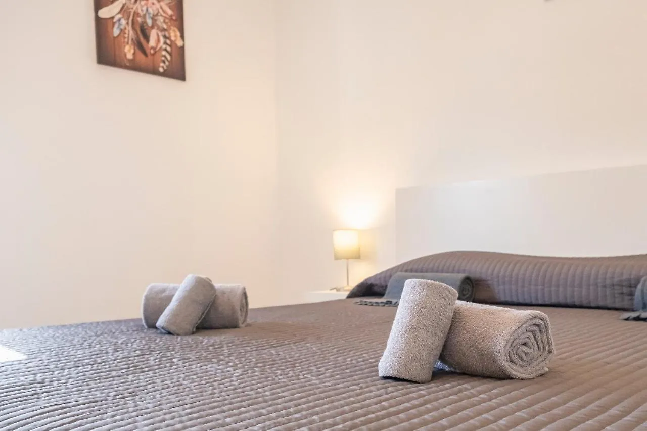 アロナ Vistalroque Bed & Breakfast