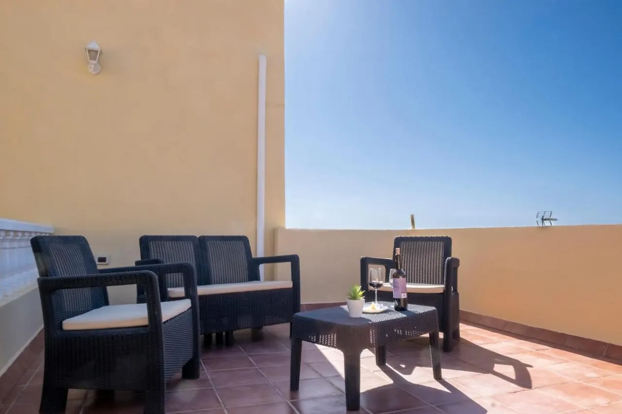 Bed and Breakfast Vistalroque Arona  2*, Arona (Tenerife) Spagna
